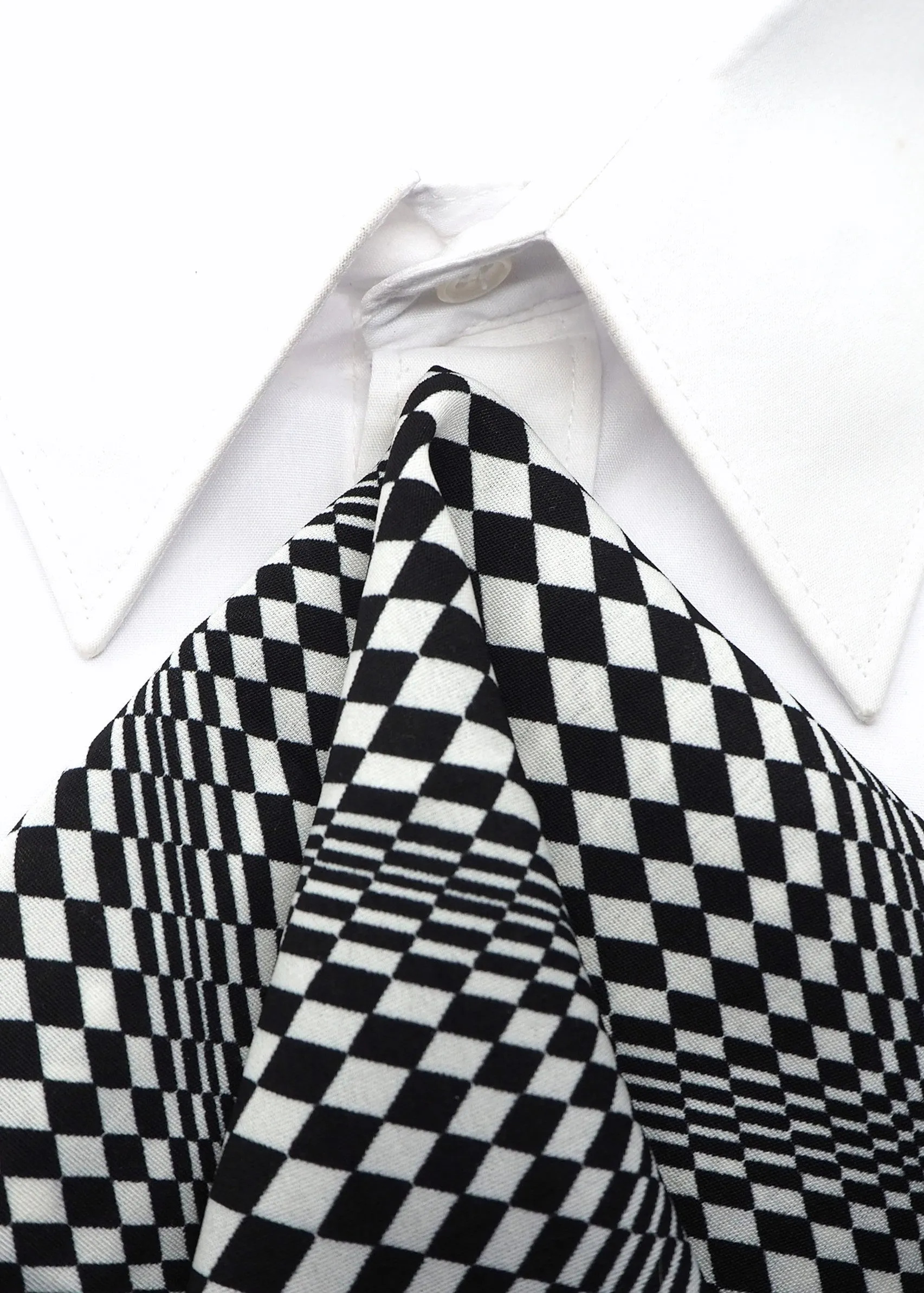 CHECKERED NECK TIE "CHESS PLAYER"