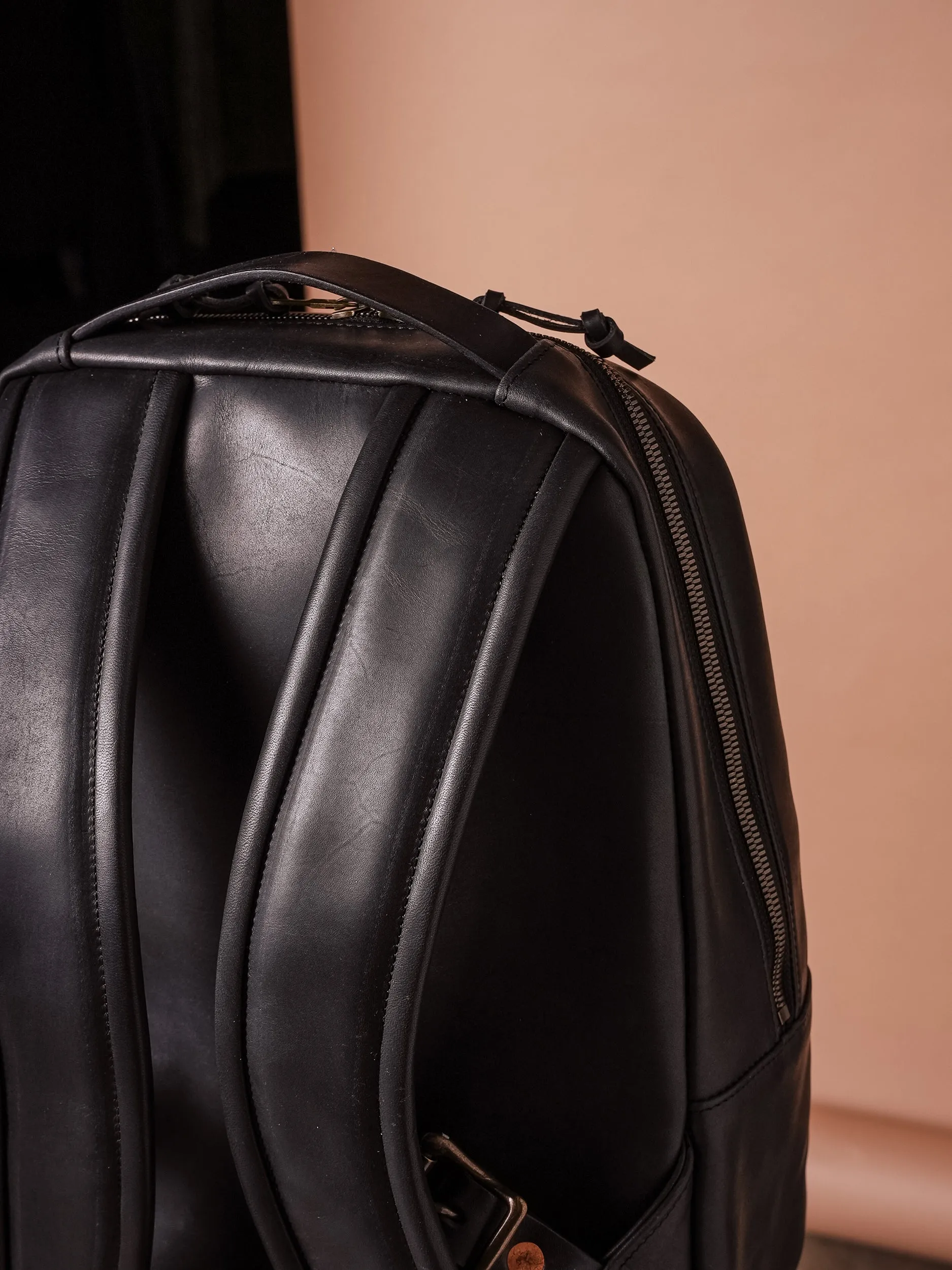 Daypack - Horween Black Essex