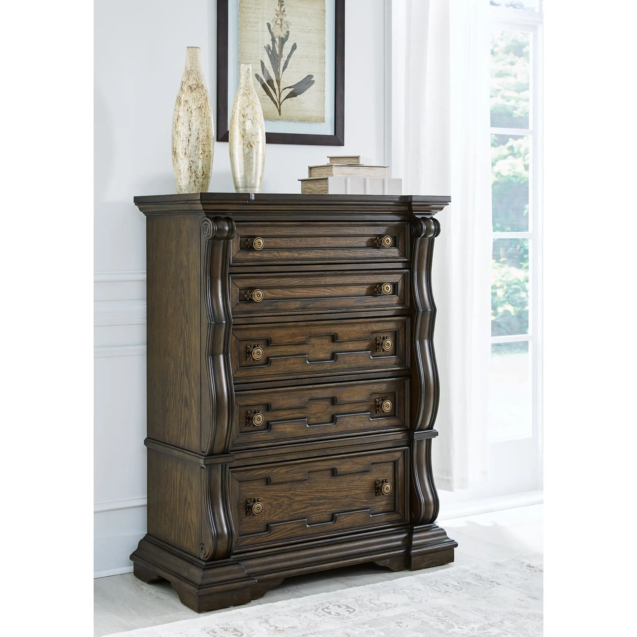 Maylee Chest